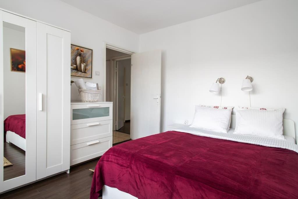 Cozy Cluj-Napoca Apartment In A Quiet Area Экстерьер фото